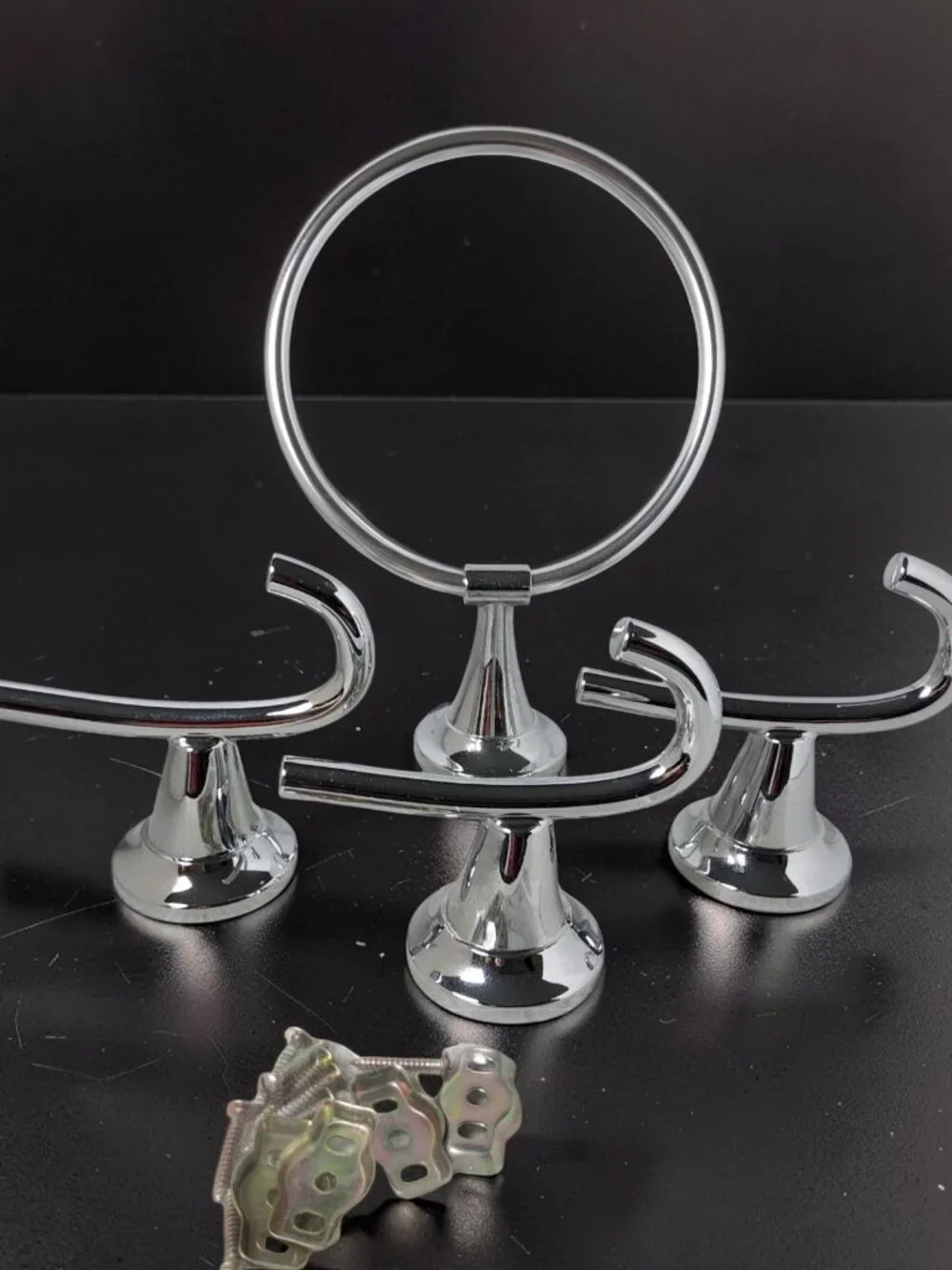 Vintage Chrome Bathroom Towel,Wash Rags Set of 4 With Mounting Hardware